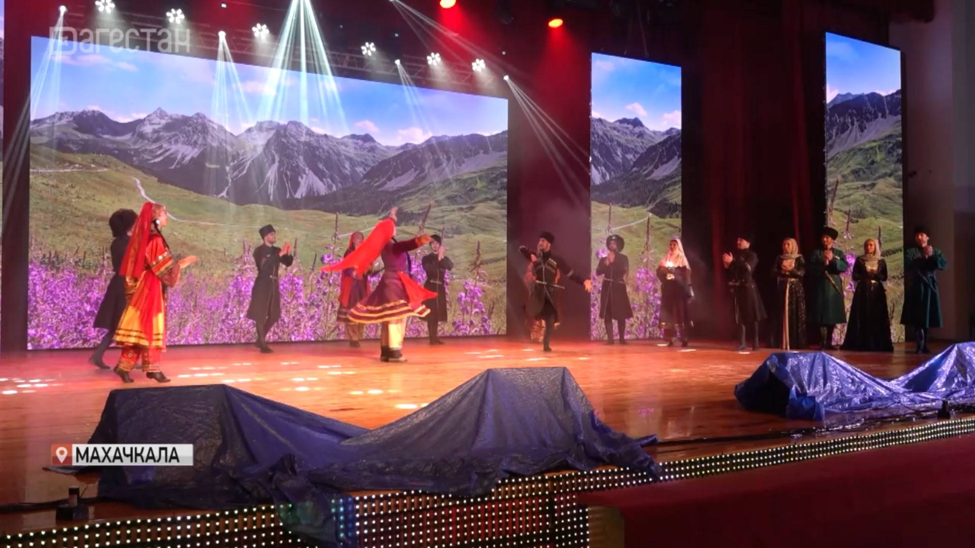 В Махачкале прошёл праздничный концерт ко Дню Конституции Дагестана