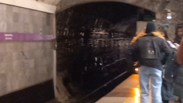 Прибытие номерного пришельца на станцию Адмиралтейская