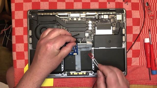 Diagnosis of MacBook A1708 with CMIzapper 'Known Good Battery'