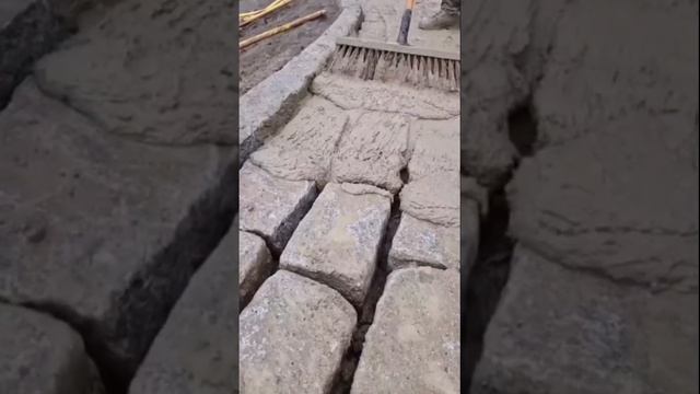 что жеделать после укладки брусчатки