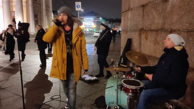 Уличные музыканты!!! Глеб Васильев и группа Шумные соседи... Звери - Просто такая сильная любовь!!!