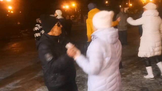 Мне вчера приснилось - ты в меня влюбилась!!!Танцы в парке Горького!!!Харьков 2022