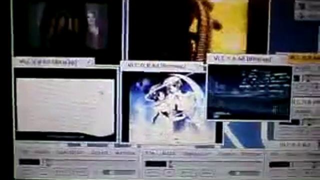 Haiku on eeePC 701 with 5 videos running