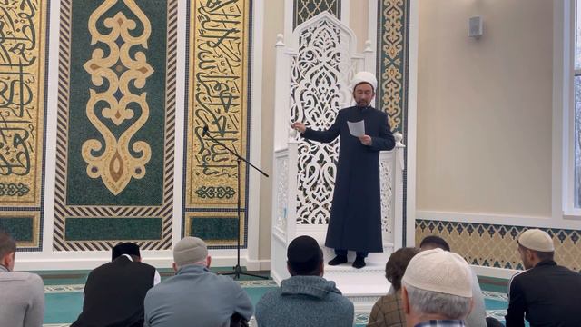 "Рауза" мәчетенең имам-хатыйбы Ильнур Вафин җомга вәгазен сөйләде.