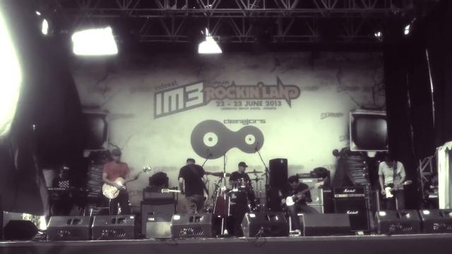 Marche la Void [live at Java Rocking Land 2013]