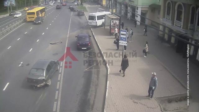 В Ярославле на Московском проспекте - массовая авария