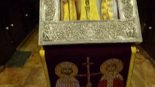 Икона Елены и Константина с Животворящим Крестом Господним - Крестопоклонение