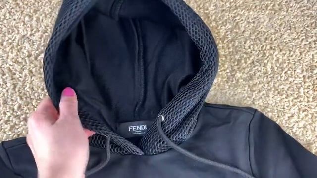 Красивый детский спортивный костюм