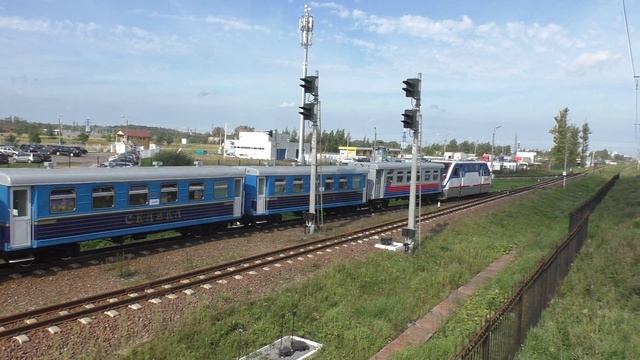 Тепловоз ТУ10-025 с поездом "Сказка"