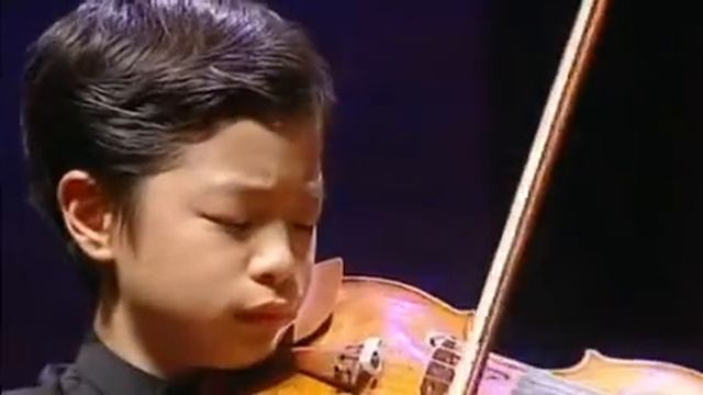 Taiga Tojo in the Junior Finals of the Menuhin Competition Oslo 2010