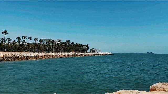 ПОТОМУ ЧТО ТАКОГО БОЛЬШЕ НИГДЕ НЕТ ОН ЕДИНСТВЕННЫЙ