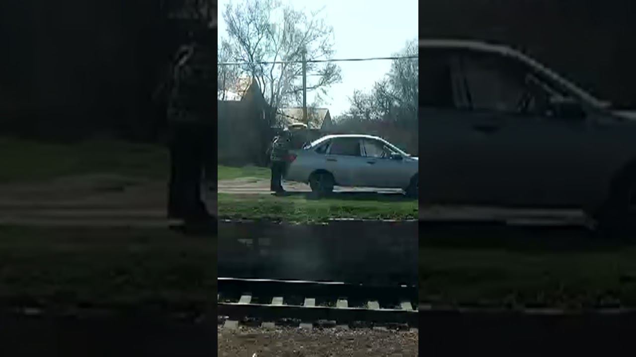 Железнодорожная станция в Ростовской области окна поезда Railway station Rostov rg from train window