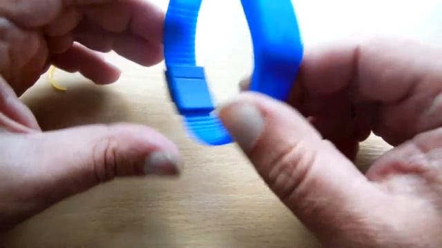 Прикольные часики из Китая. Часы за доллар - и такое бывает.