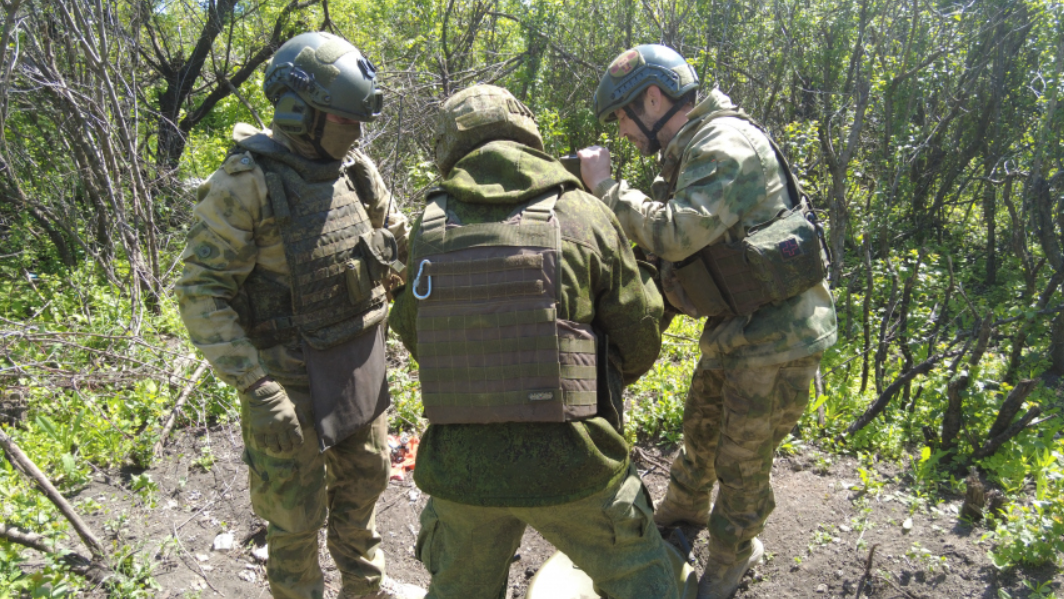 Минометчики «Ахмата» бьют по позициям украинских боевиков «Кракена»* в зоне СВО