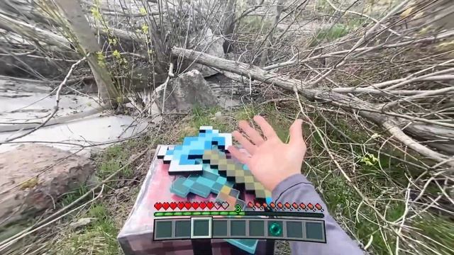 MINECRAFT IN REAL LIFE ALEX vs STEVE in Minecraft RTX Animation 創世神第一人稱真人版