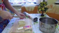 КРЕМ-СУП С ЧЕСНОЧНЫМИ ПАМПУШКАМИ