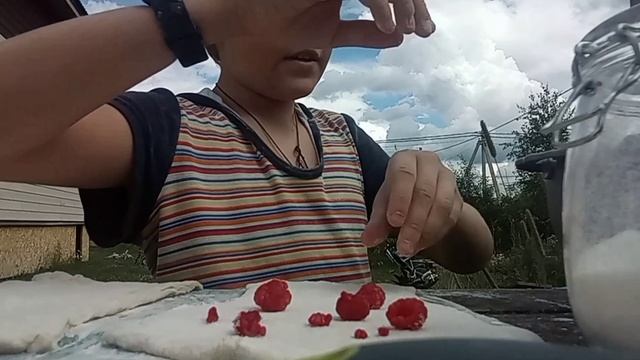 Как приготовить малино-ежевичный пирог