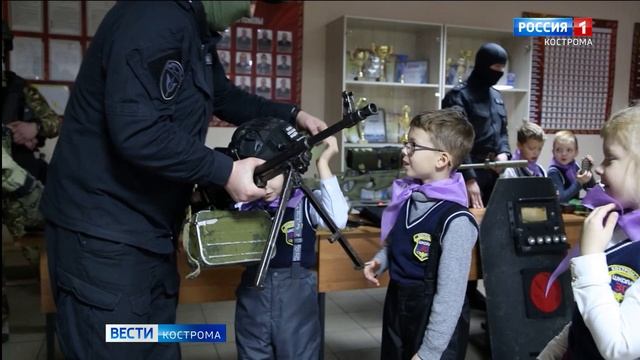 Росгвардейцы пообщались с юными костромичами и провели для них урок безопасности