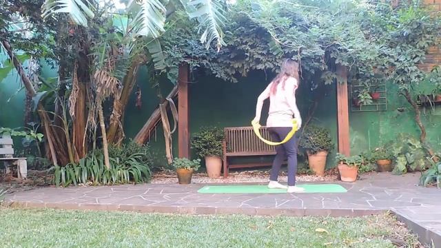 ? AULA DE PILATES COM ELÁSTICO -  EXERCÍCIOS EM CASA PARA IDOSOS
