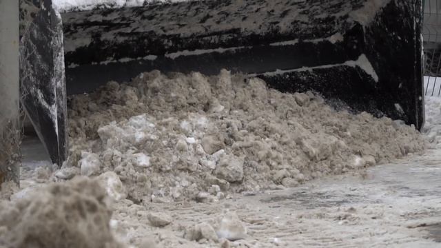 Уборка тротуаров в Центральном округе
