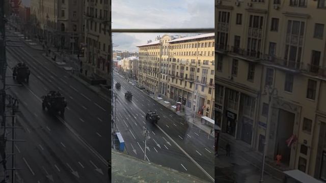 В центре Москвы начали глушить интернет перед Парадом Победы.