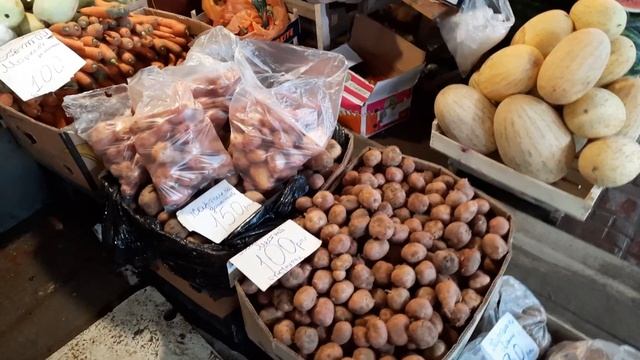 Овощные ряды Крестьянского рынка г. Якутска 21.08.2022 г.