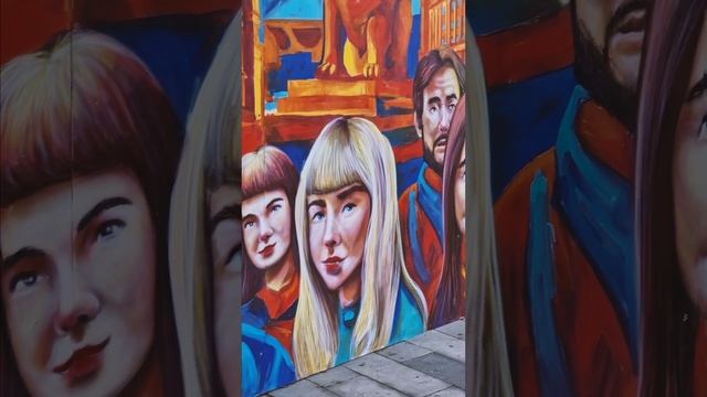 #МЕСТО - #Красноярск - Это #граффити под самым известным мостом Красноярска сгенерировала #нейросеть