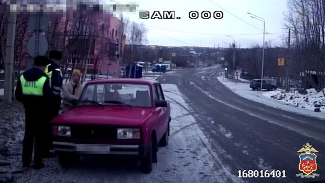 Сотрудники Госавтоинспекции Кольского района задержали нетрезвого водителя, проявившего смекалку