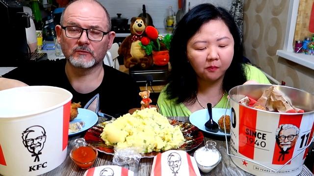 Мукбанг Ножки KFC и Картошка / Mukbang KFC Legs And Potatoes