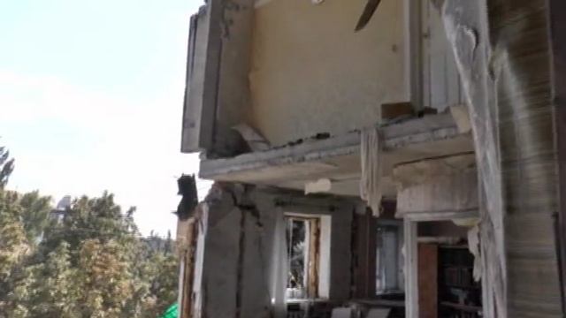 Снежное. Последствия авиаобстрела 15 июня 2014..mp4