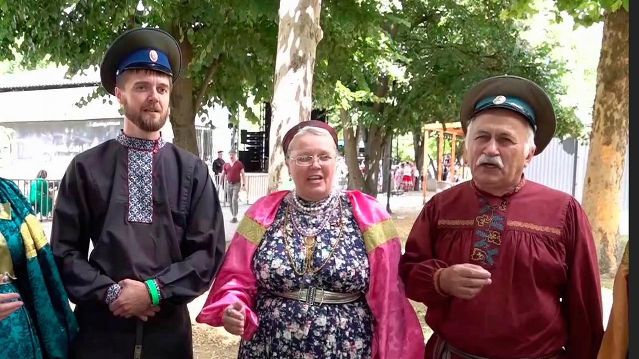 На Кубани проходит красочный фестиваль казачьей культуры
