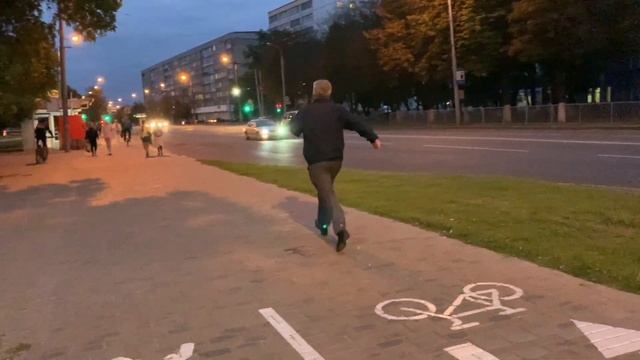 Pedestrian or Bicycle?  Пешеход или Велосипед?