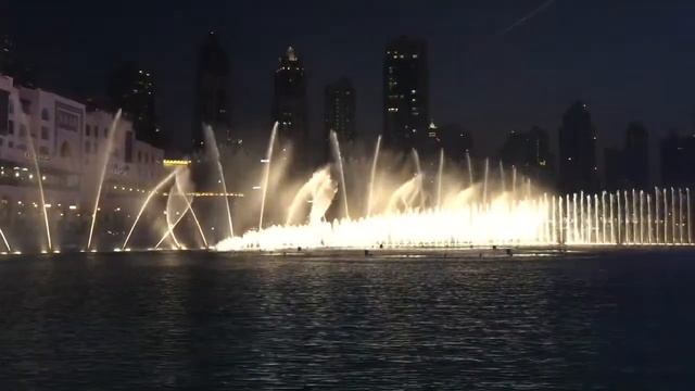 Awesome Dubai Fountain! (Удивительный Дубайский фонтан)