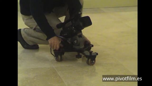 Pivot Dolly (Museo).mov