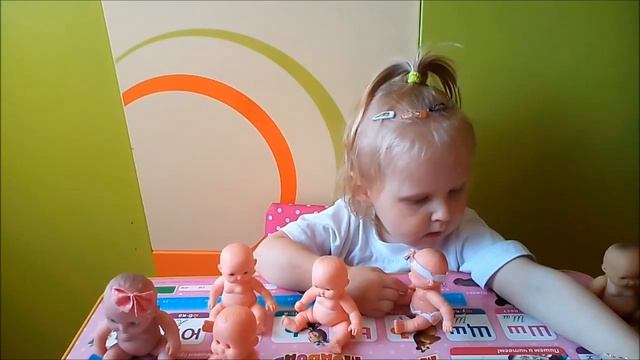 Открываем нового пупсика, Анютина коллекция пупсиков, играем