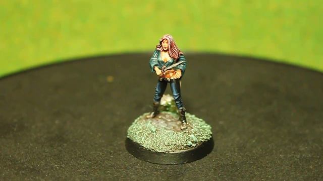 Dungeons & Dragons – Human Female Thief (Dark Sword Miniatures)