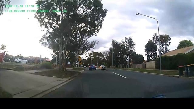 Ford Falcon Sedan Performs Burnout In Daylight! - Caught On Dashcam