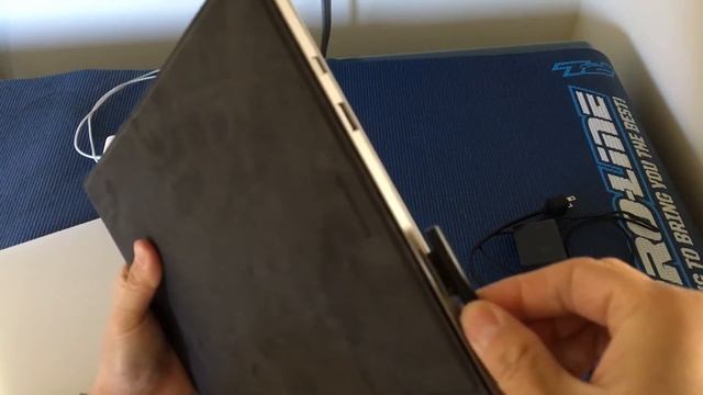 Microsoft Surface Pro 4 vs. MacBook Pro & Air - More Comparisons, Size and Chargers