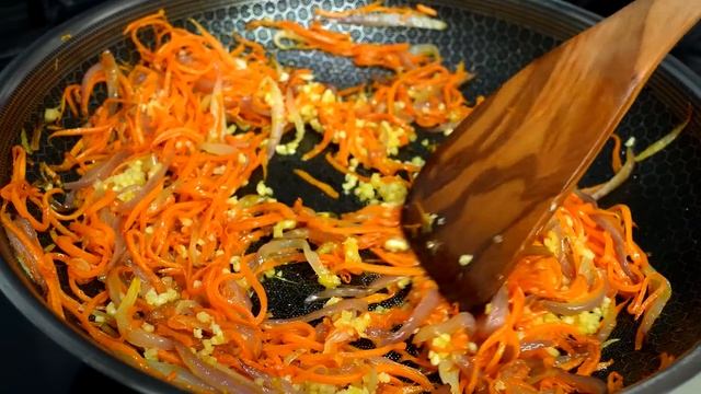 Wenn Sie 3 Kartoffeln und 2 Eier haben. Kartoffeln mit Zwiebeln sind schmackhafter als Fleisch. ASM