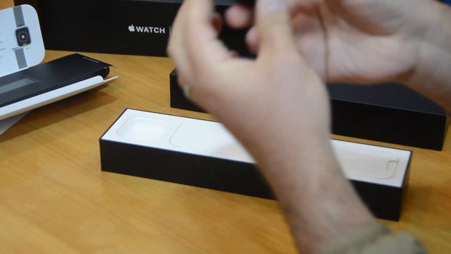 Apple Watch Series 4 Nike Edition Unboxing | فتح علبة ساعة ابل   - اصدار نايكي