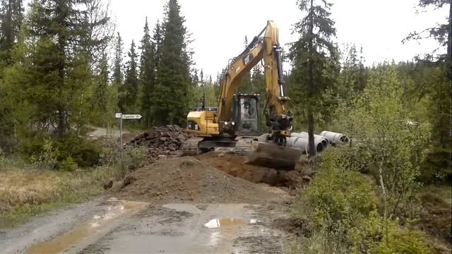 Гусеничный экскаватор Cat 319D