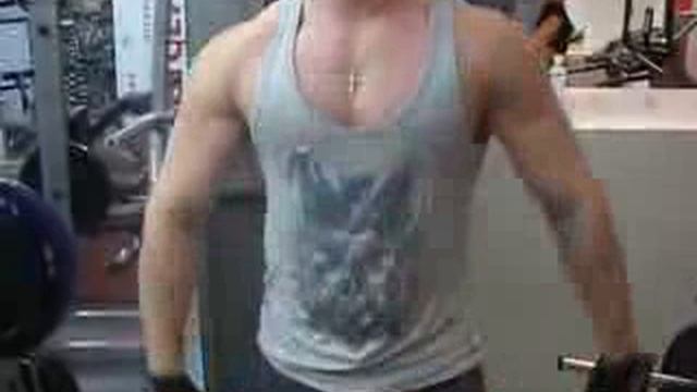 Бодибилдер отжигает! Ютуб видео прикол   ВЕСЕЛЫЕ КАЧКИ  Онлайн юмор