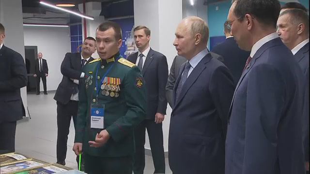 Владимир Путин в Якутске посетил креативный кластер «Квартал труда»