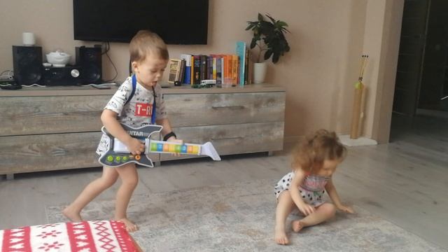 Я дышу тобой - поёт Тимур, танцует Вика)