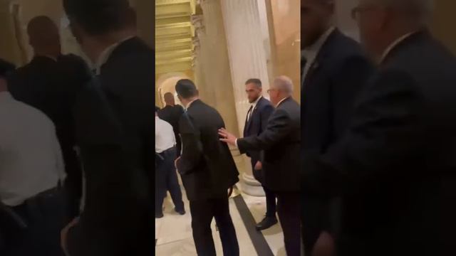 Видео прибытия премьер-министр израиля нетаньяху в американский Конгресс