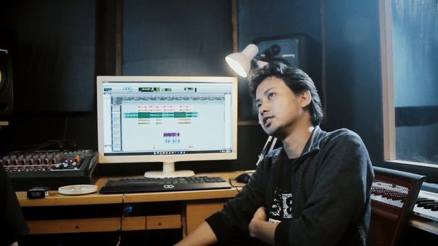 About X6 Record Label Album - BIG SIREN