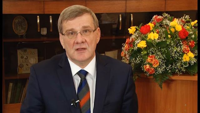 Янис Лачплесис поздравляет с 8 марта!