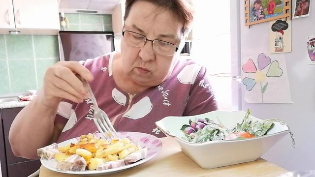 Мукбанг.