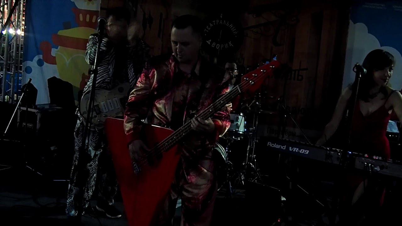 Red Elvises Closet Disco Dancer.