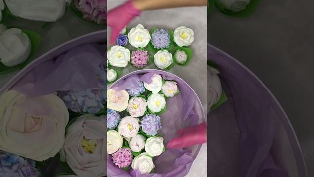 Букет цветов из зефира! Ассорти вкусов, диаметр - 40 см. 
Букет премиум класса!